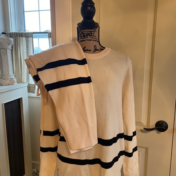 Priv Rian Lounge Set. Super soft lounge set. Material content is not listed. - Picture 14 of 14